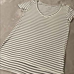 AEO Soft & Sexy Knit Top Striped V Neck Shirt Step Hem White Black